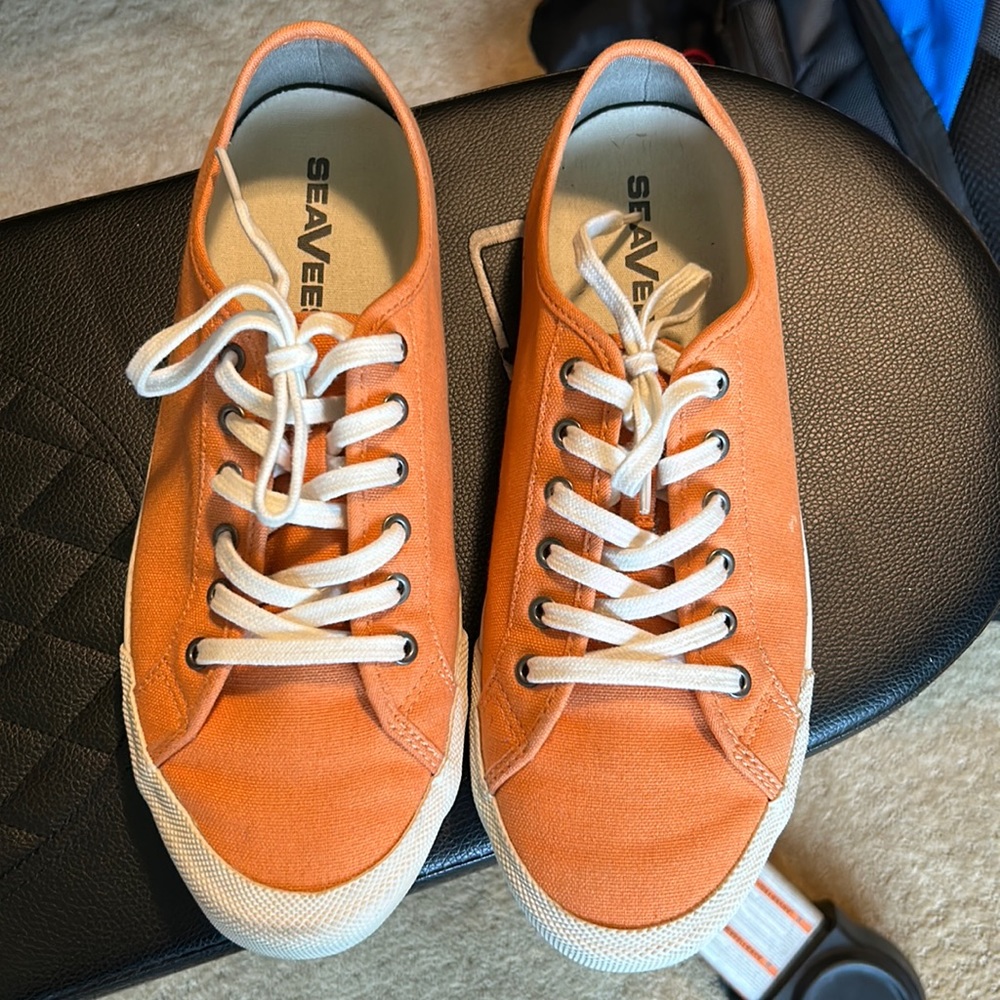 Seavees womens 9.5 sneaker